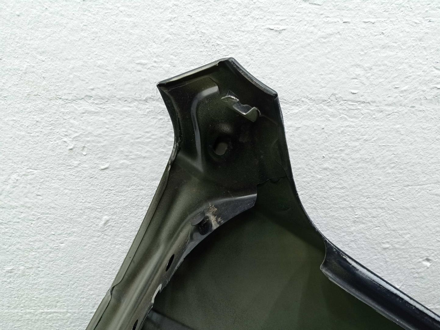 Крыло переднее левое