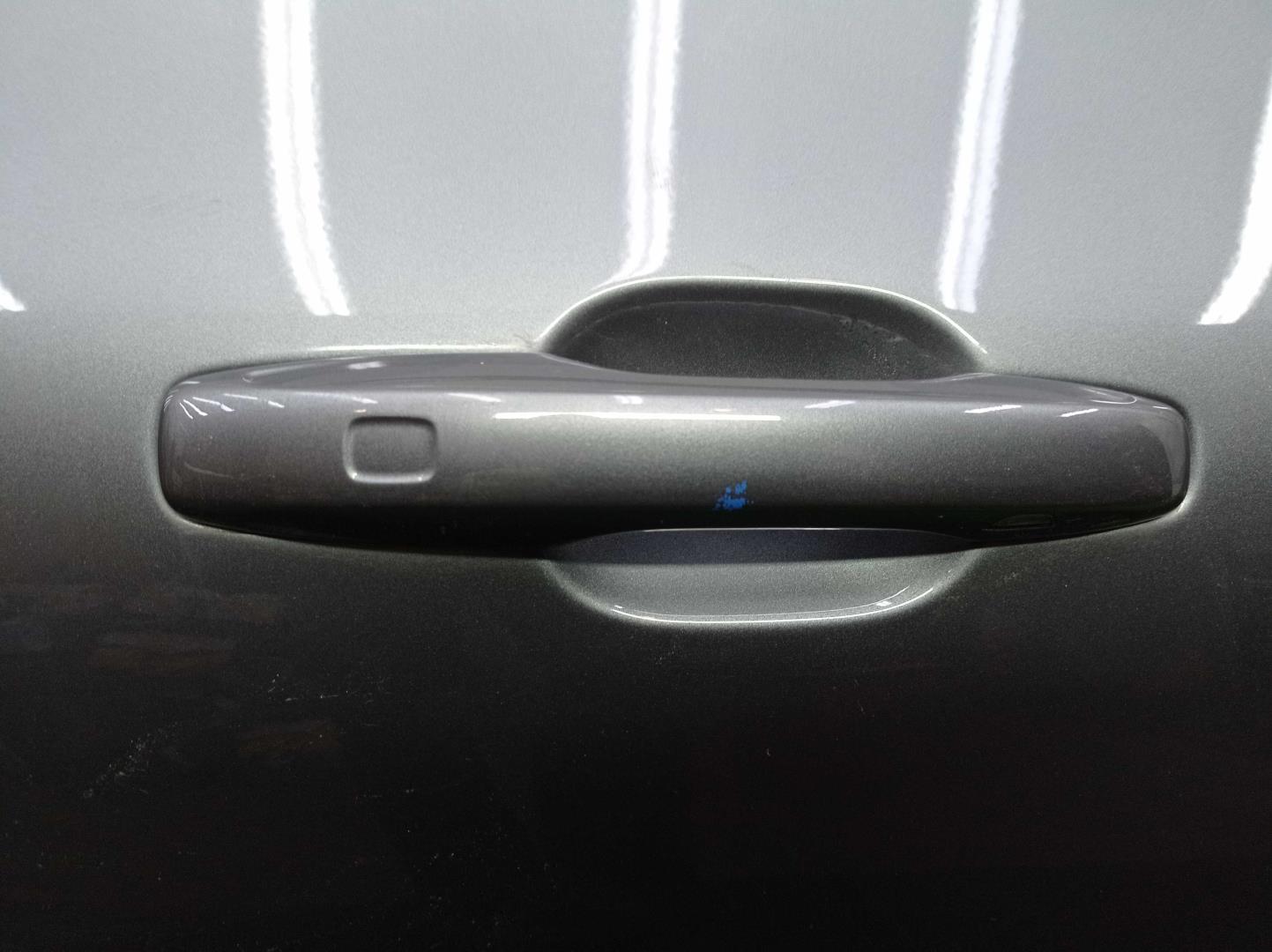 Стекло двери передней правой