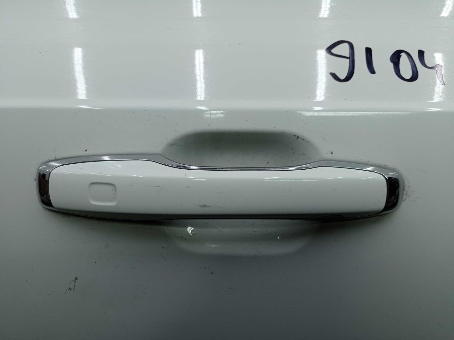 Ручка двери передней наружная правая