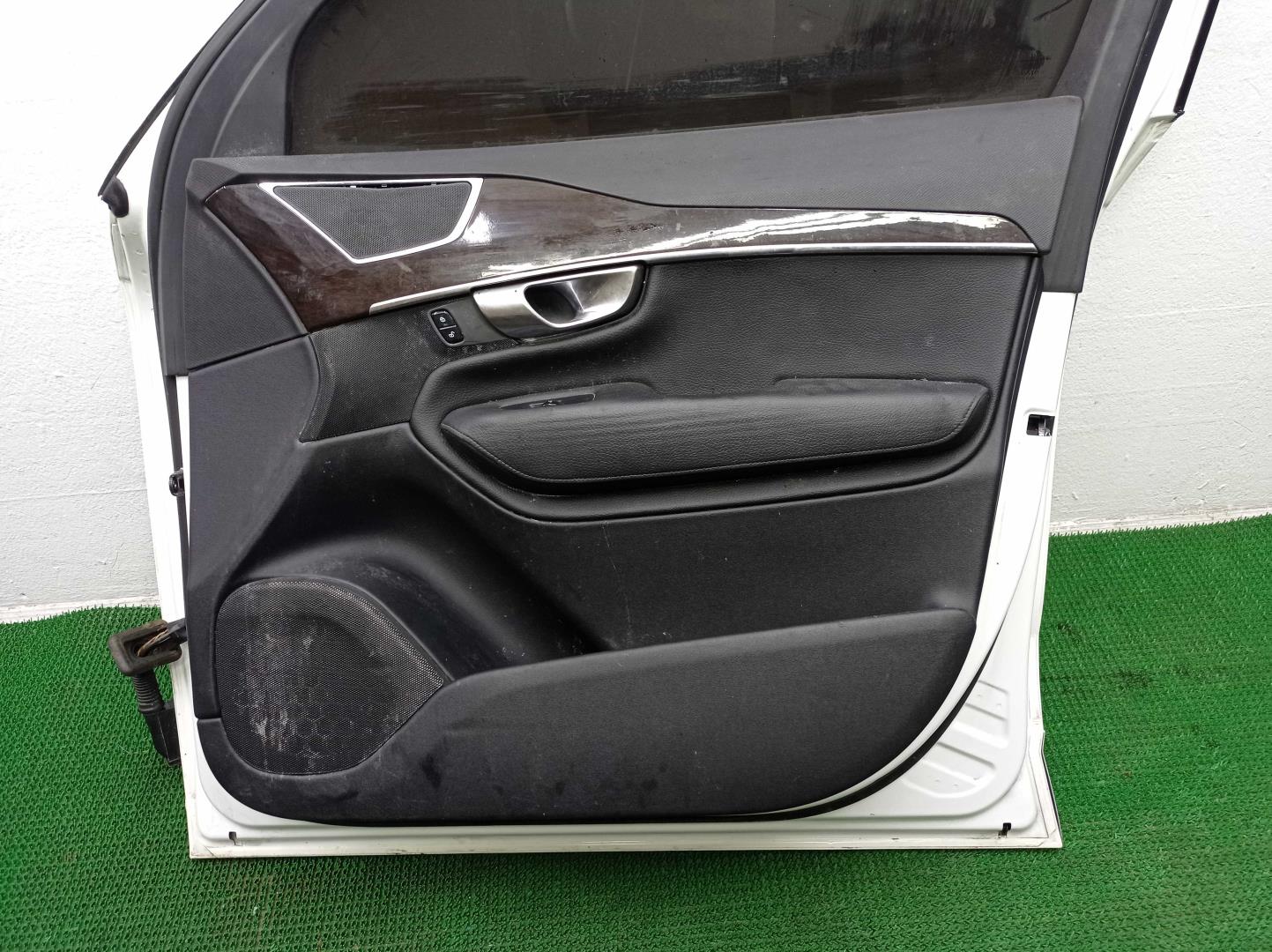 Ручка двери передней наружная правая