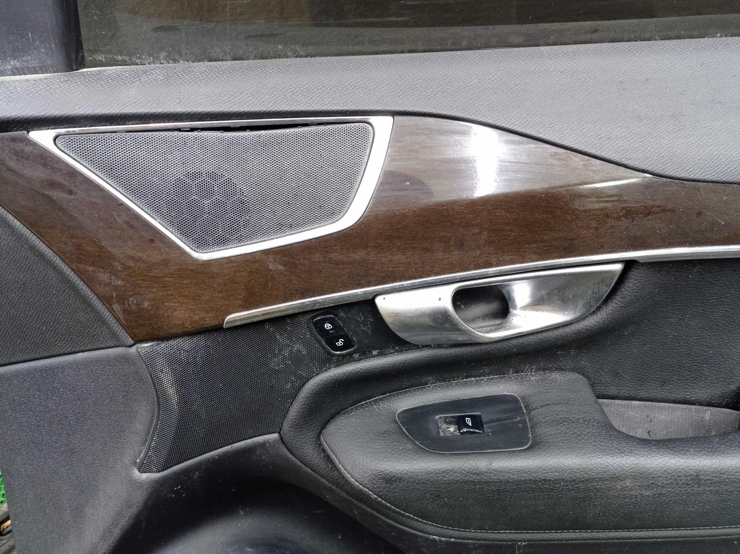 Ручка двери передней наружная правая