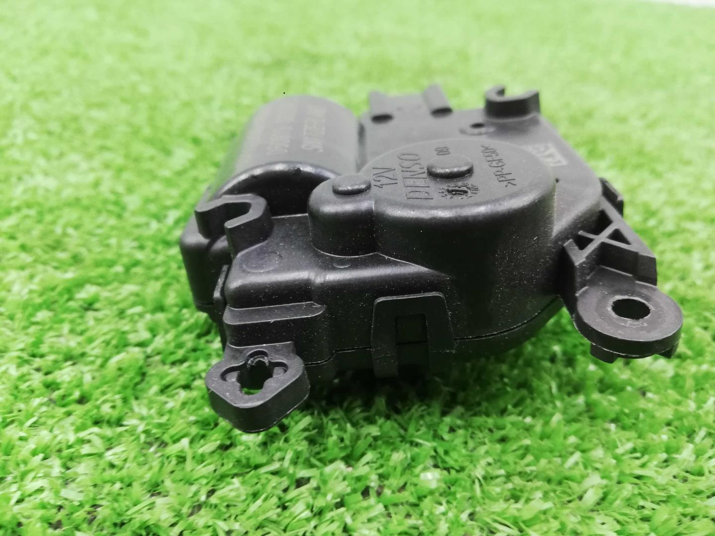 Моторчик заслонки печки