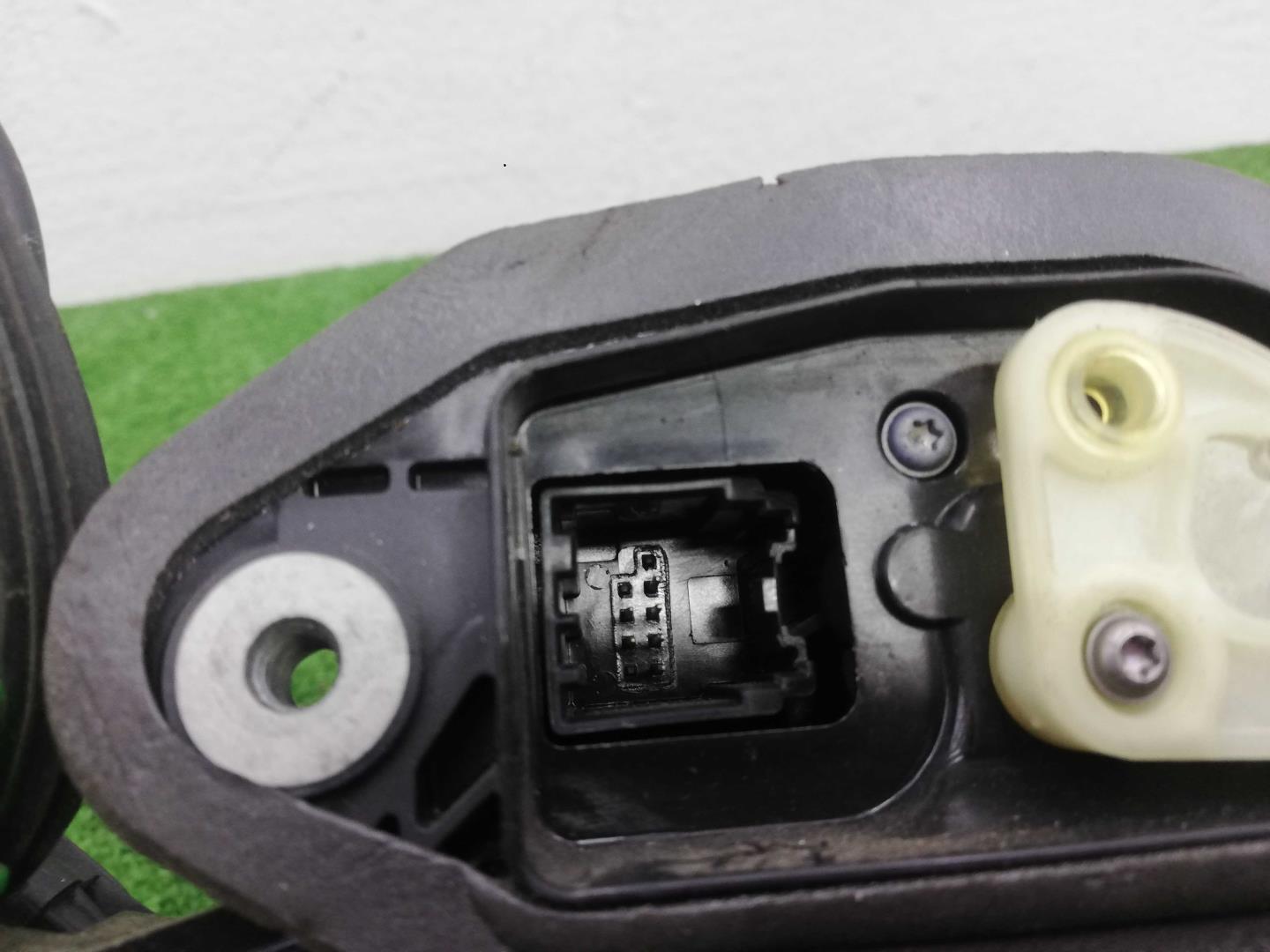 Замок двери задней правой