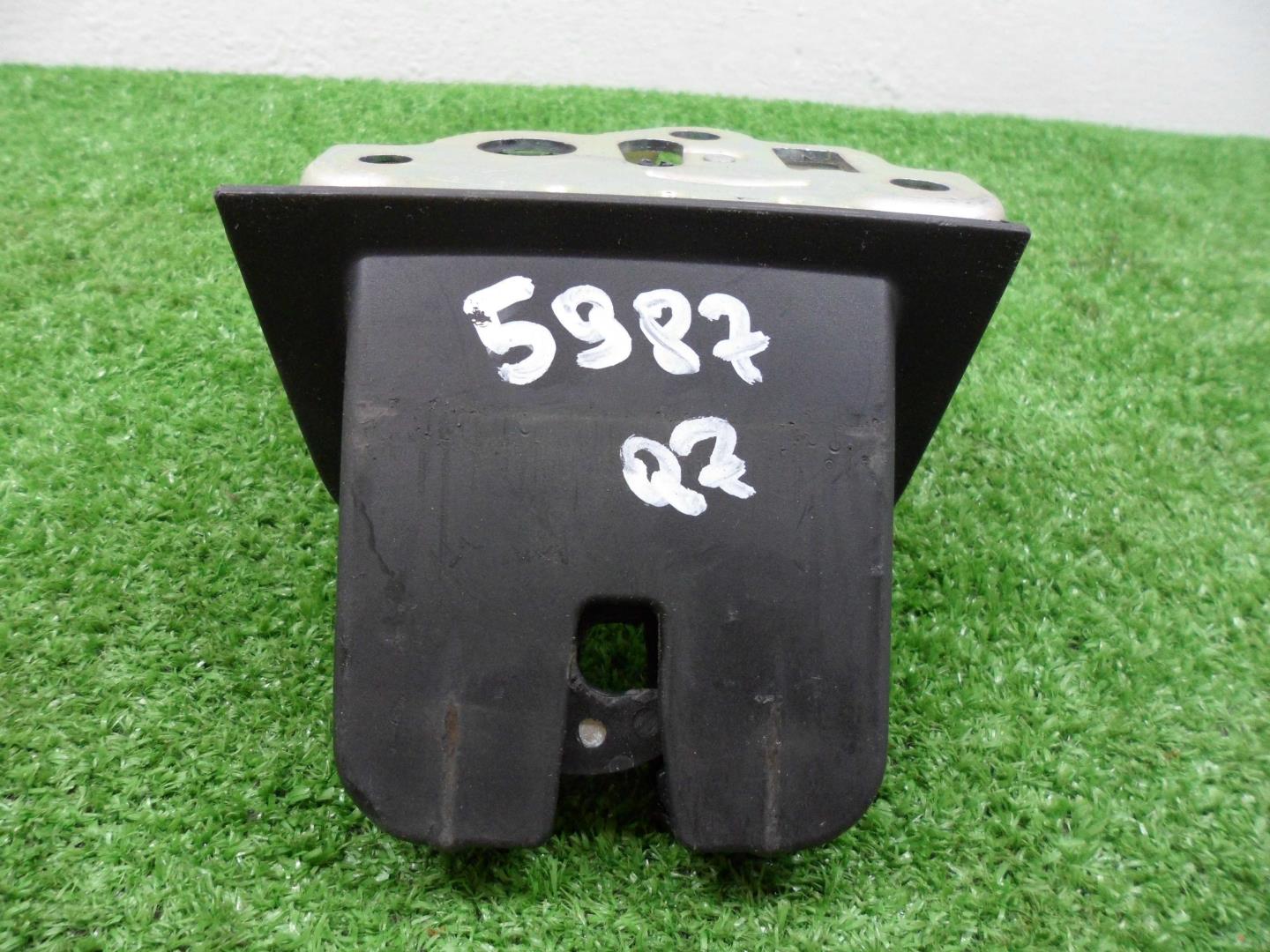 Замок багажника