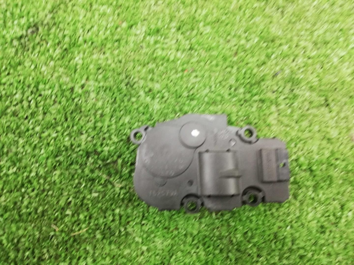 Моторчик заслонки печки