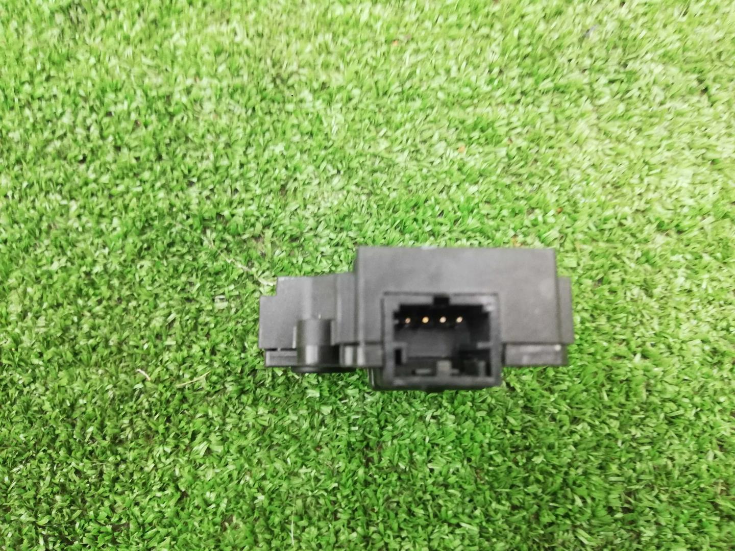 Моторчик заслонки печки