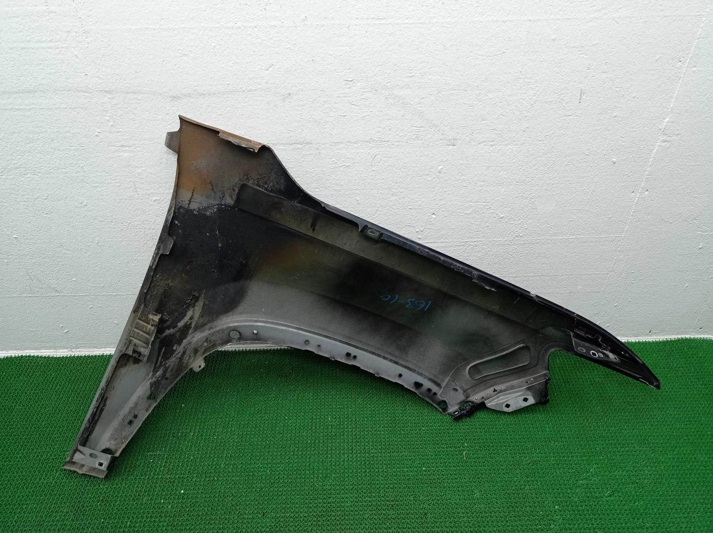 Крыло переднее левое