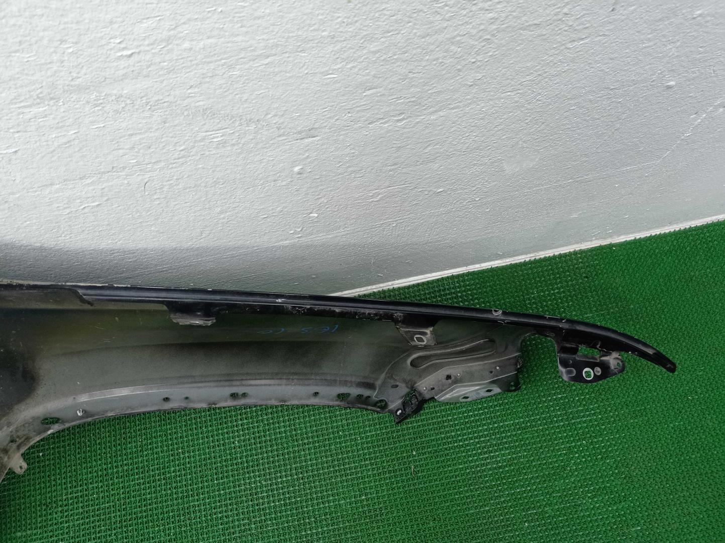 Крыло переднее левое