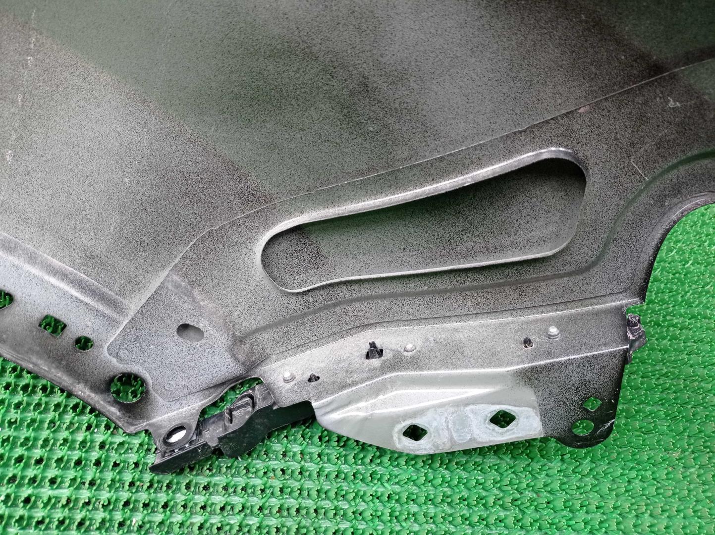 Крыло переднее левое