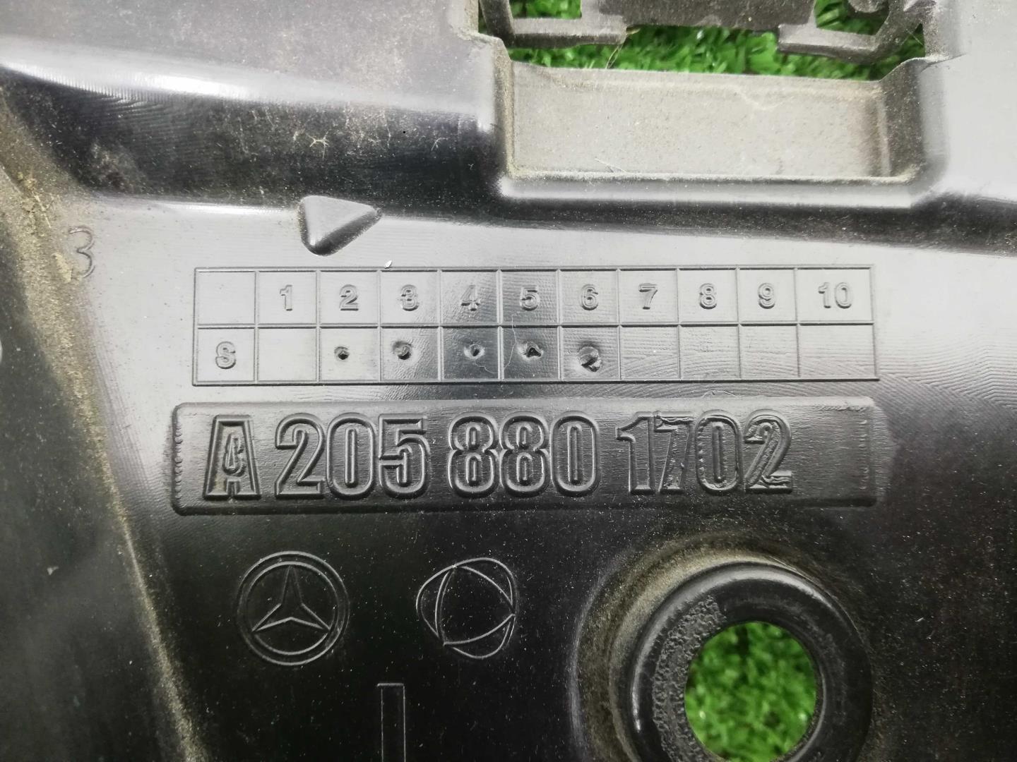 Кронштейн заднего бампера