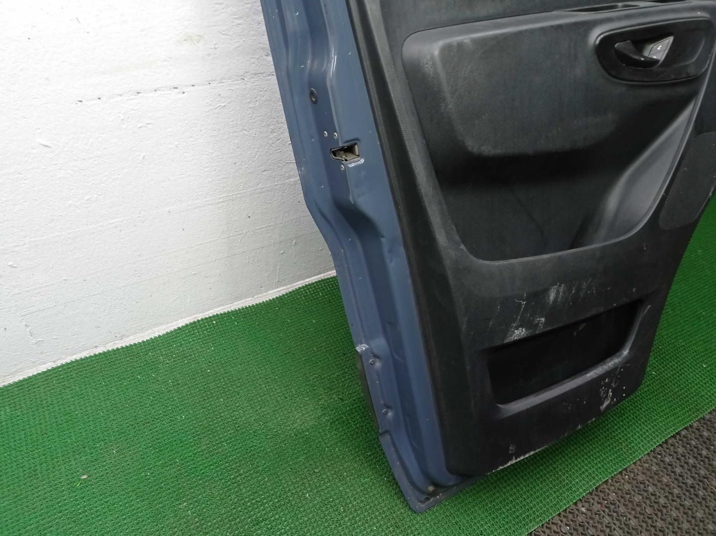 Замок двери передней левой