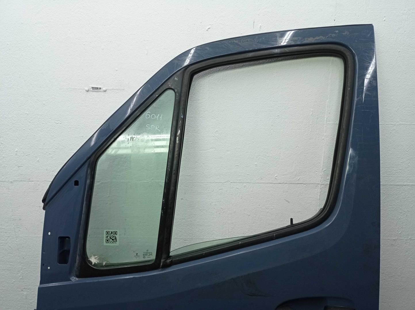 Замок двери передней левой