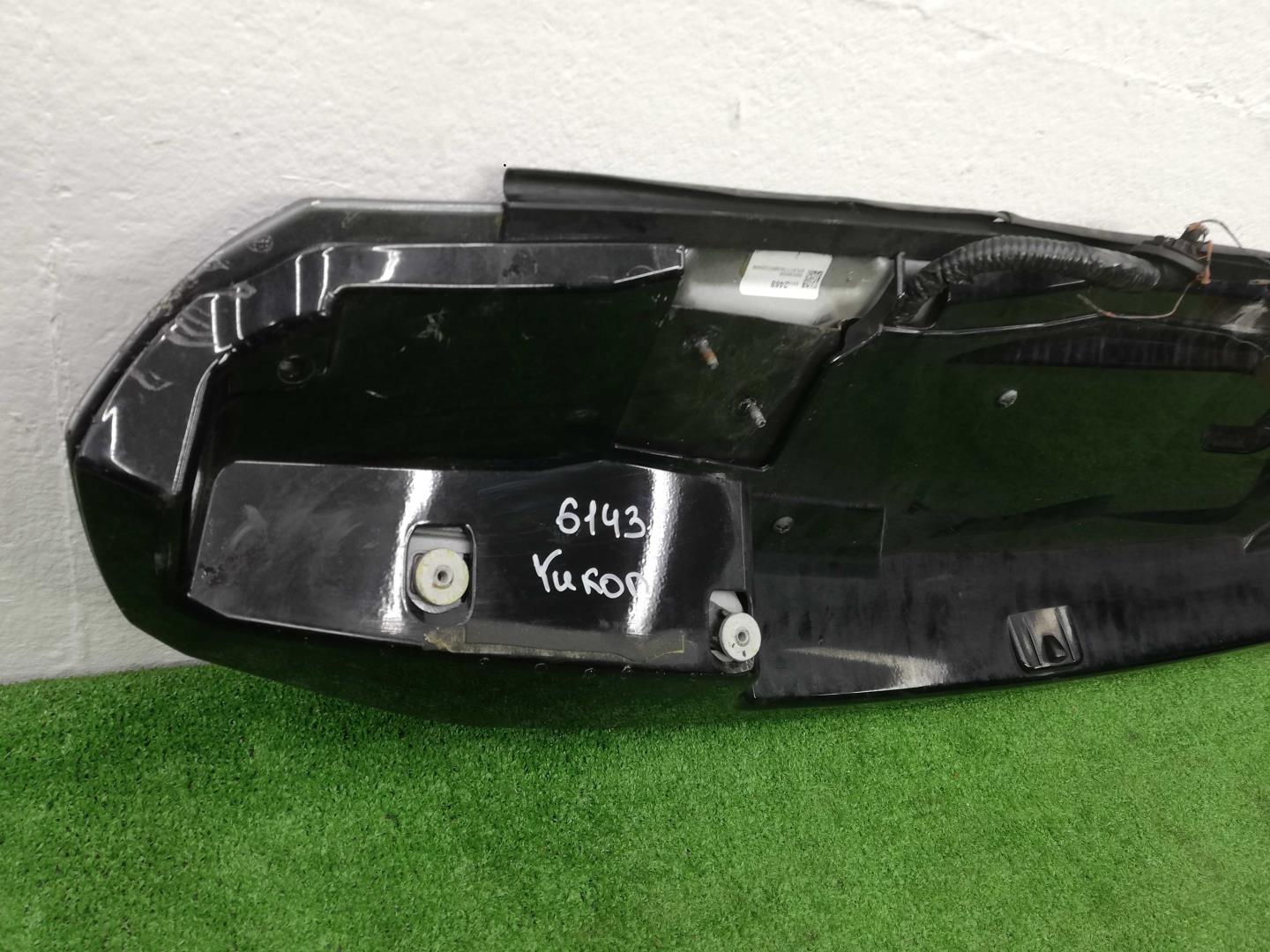 Спойлер (дефлектор) крышки багажника