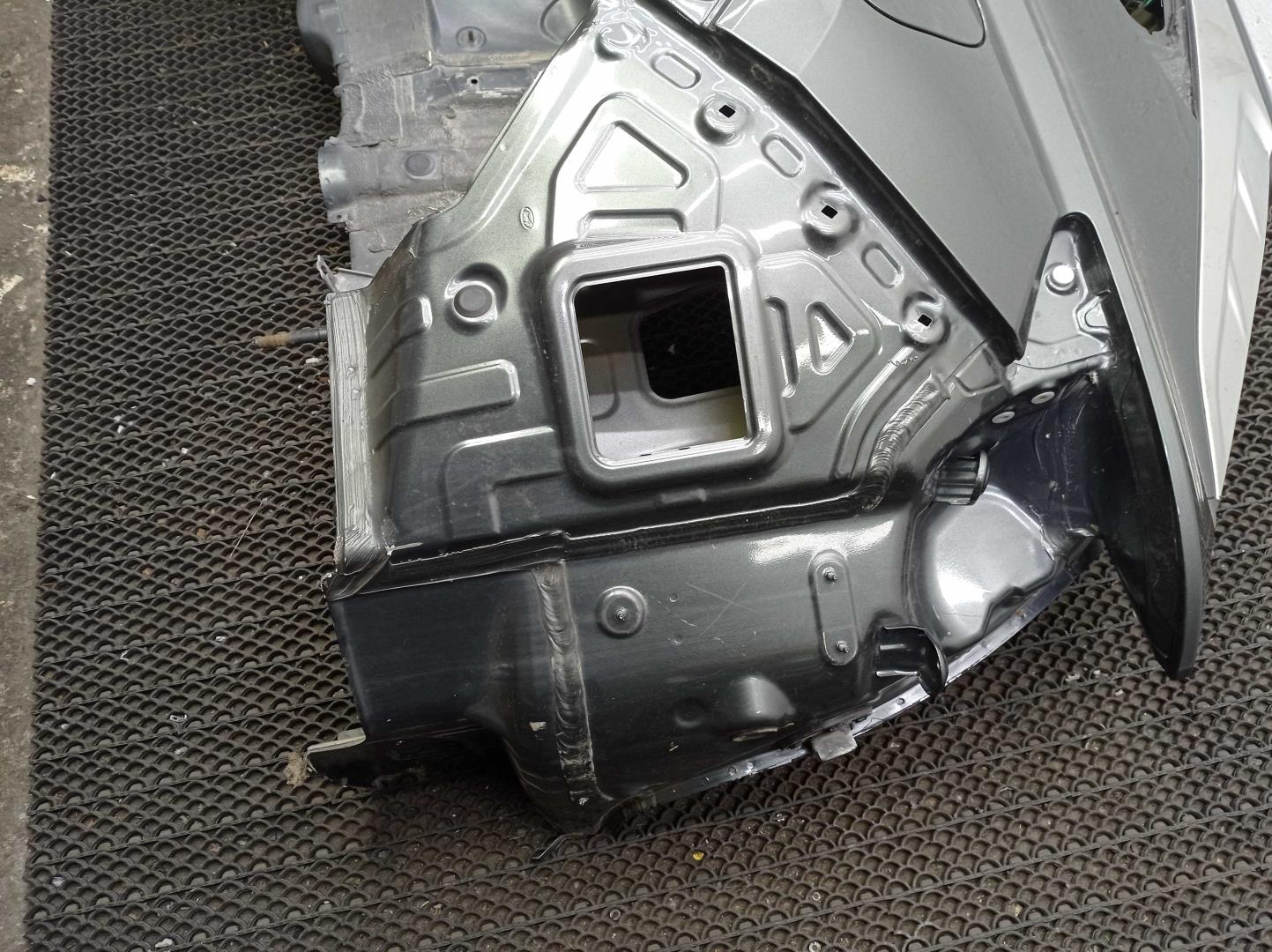 Крыло заднее левое