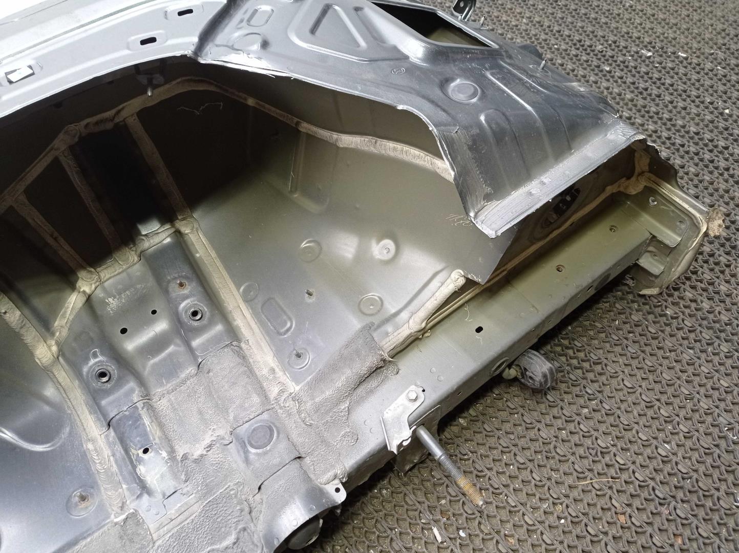 Крыло заднее левое