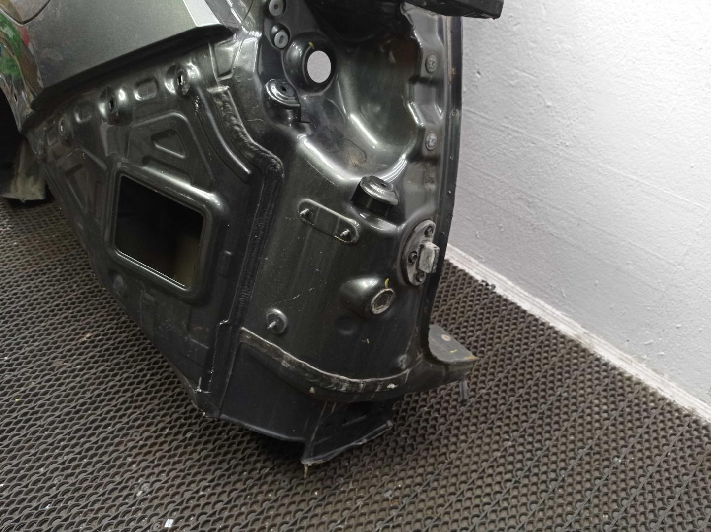 Крыло заднее левое