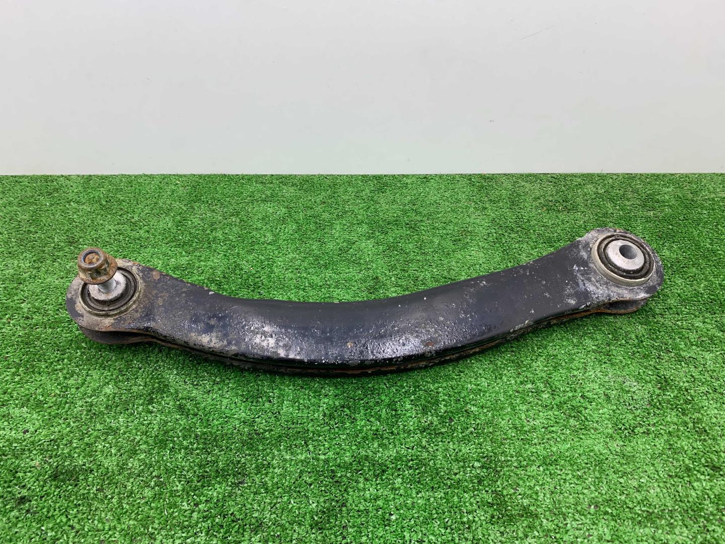 Рычаг задний левый