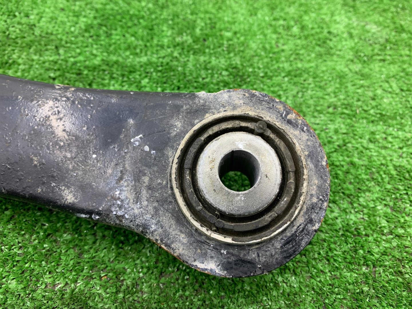 Рычаг задний левый