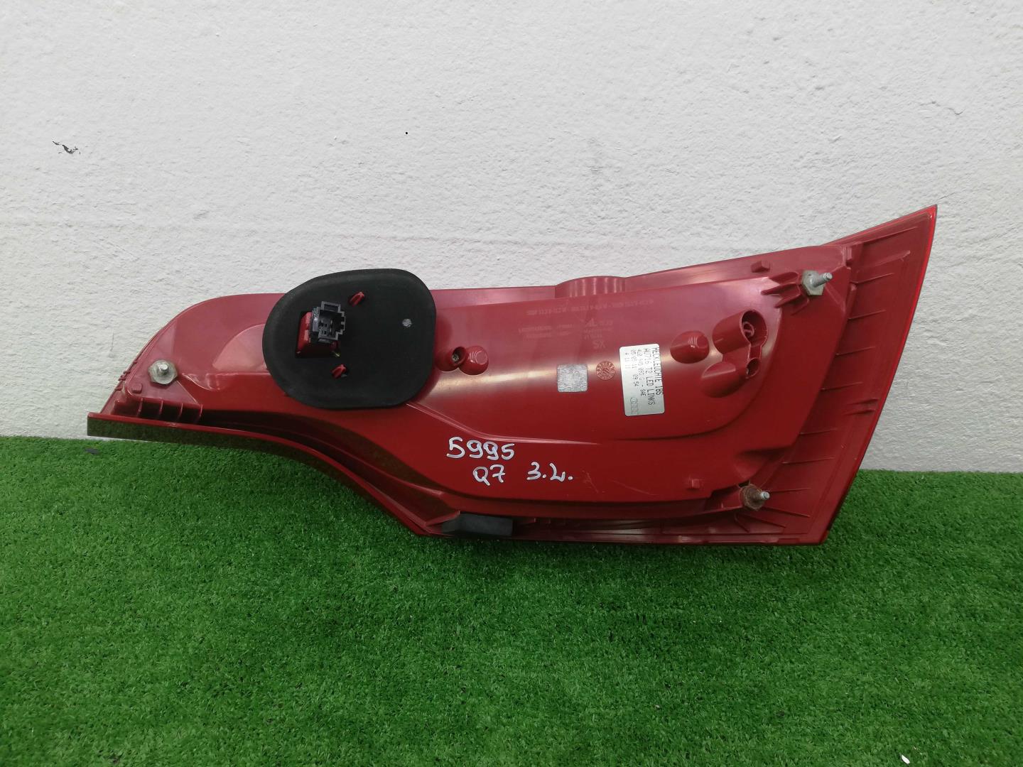 Фонарь задний внутренний левый