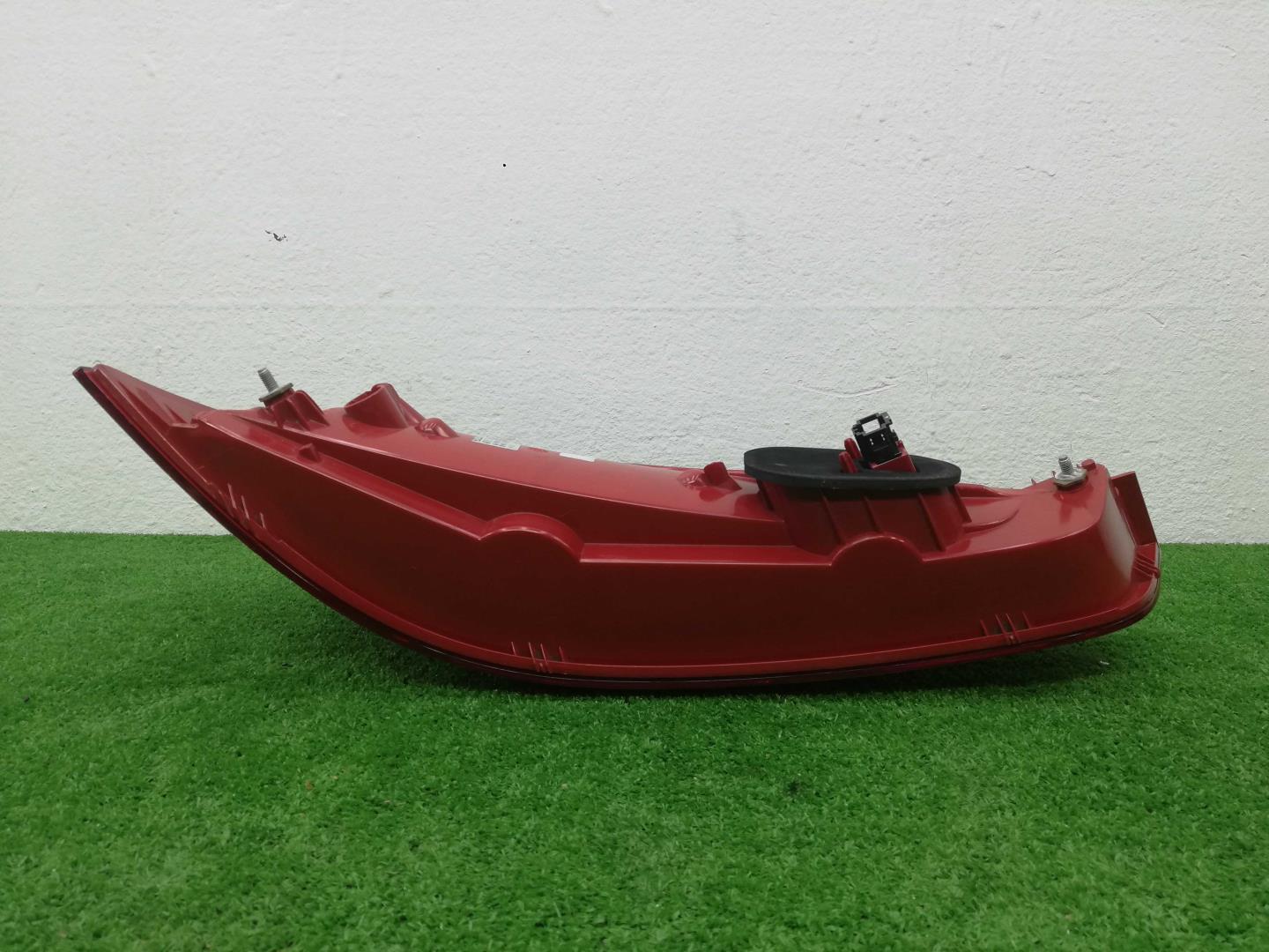 Фонарь задний внутренний левый