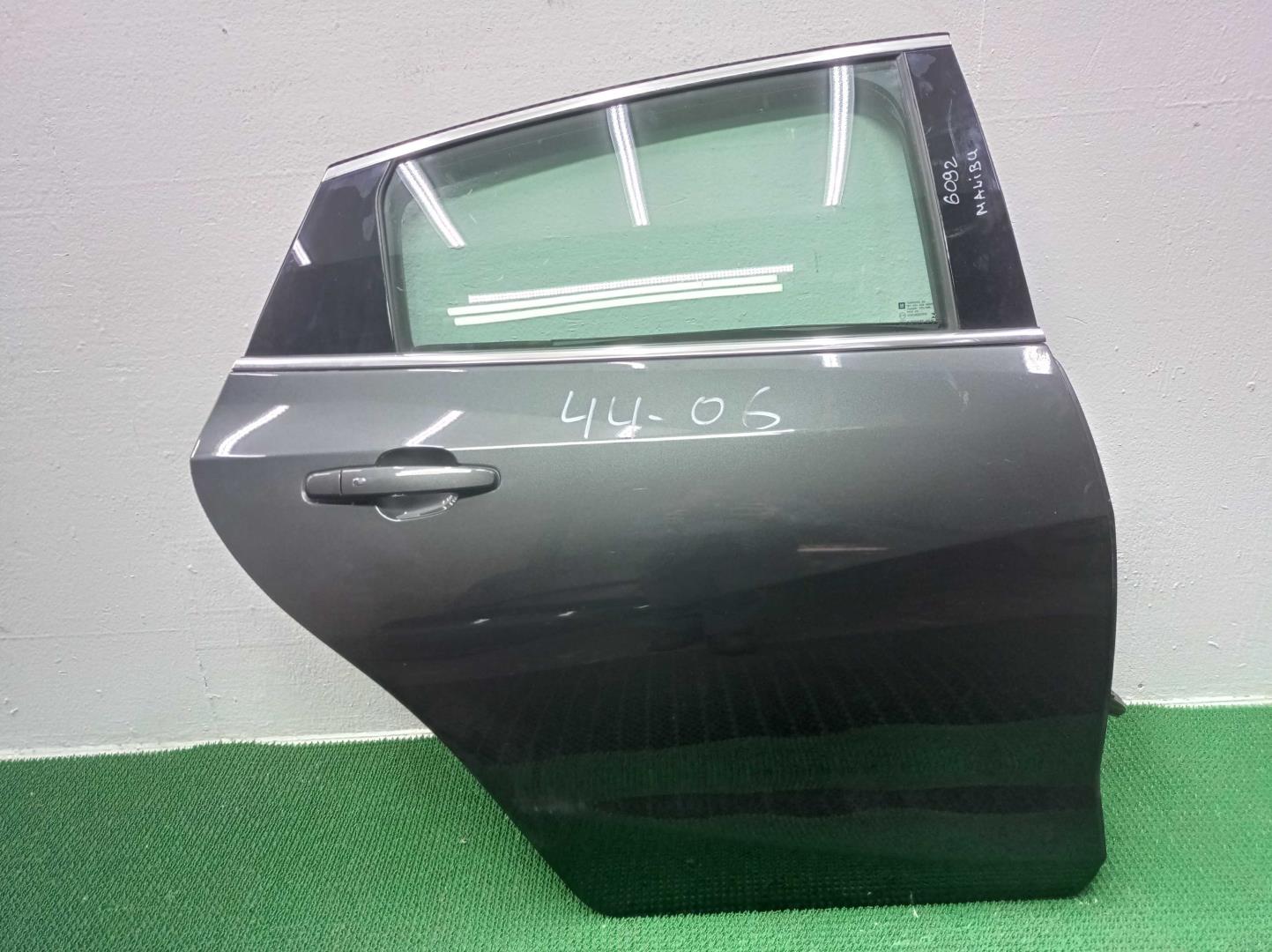 Дверь задняя правая