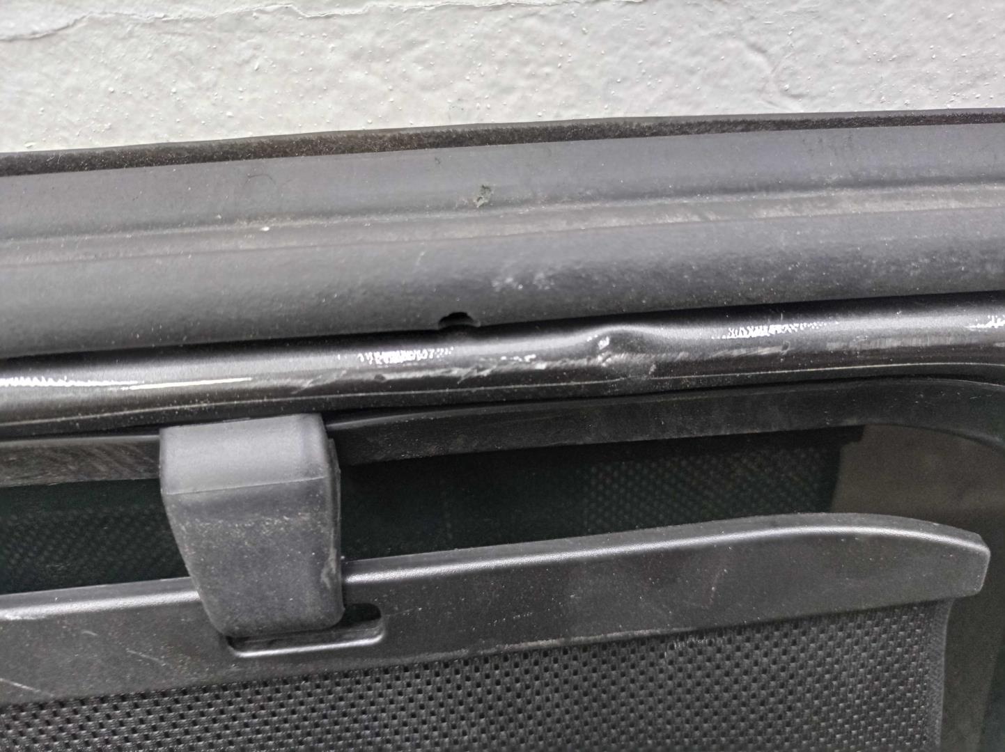 Стекло двери задней левой