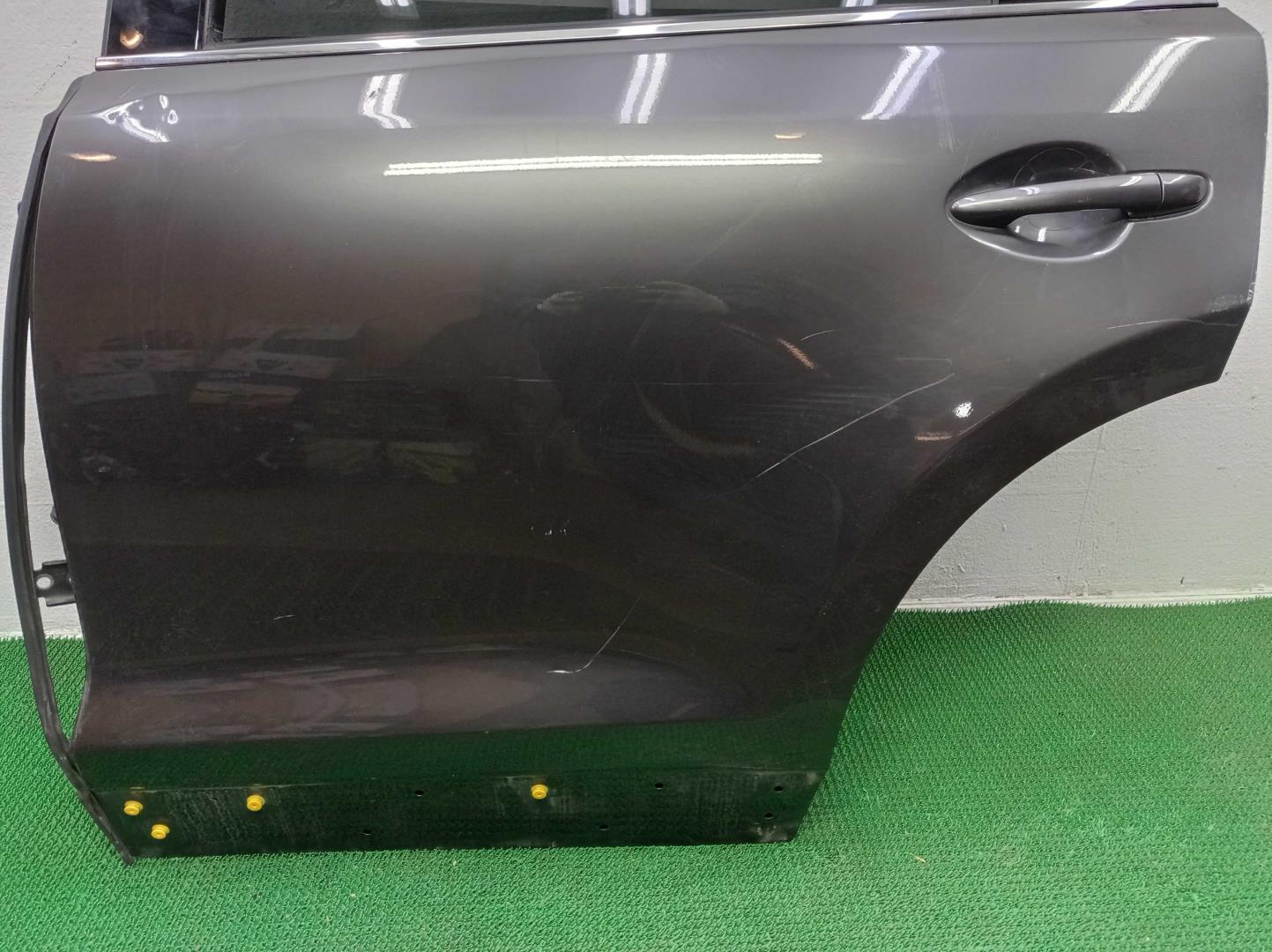 Стекло двери задней левой