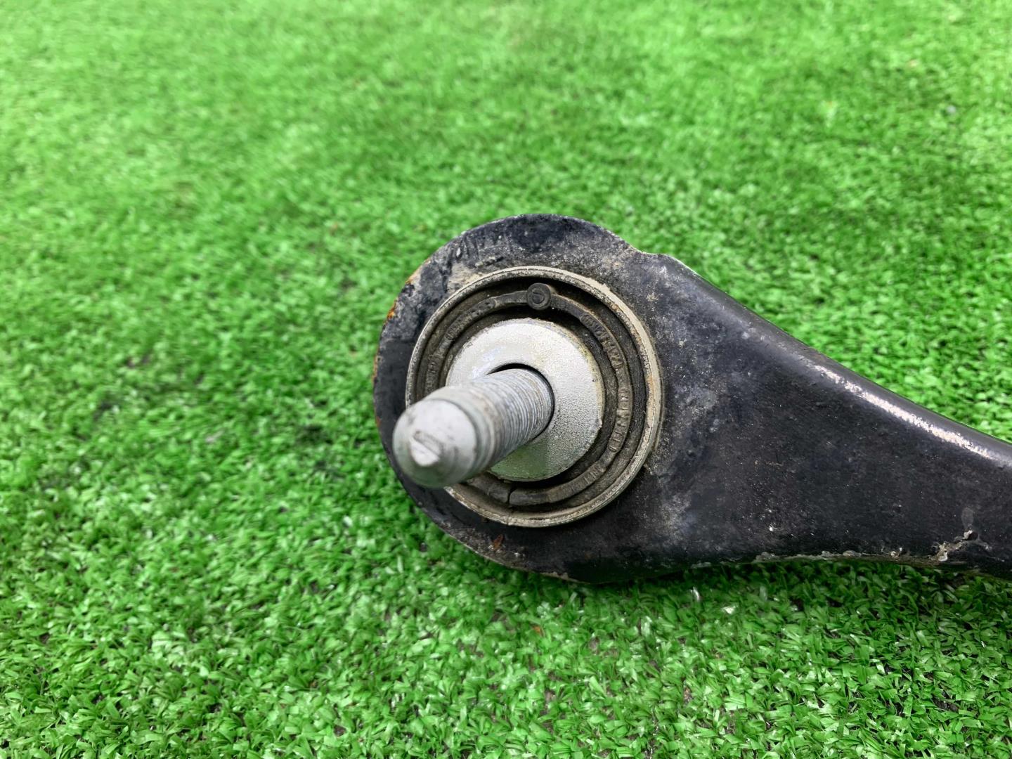 Рычаг задний левый