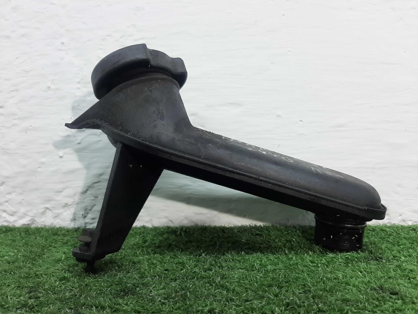 Маслозаливная горловина