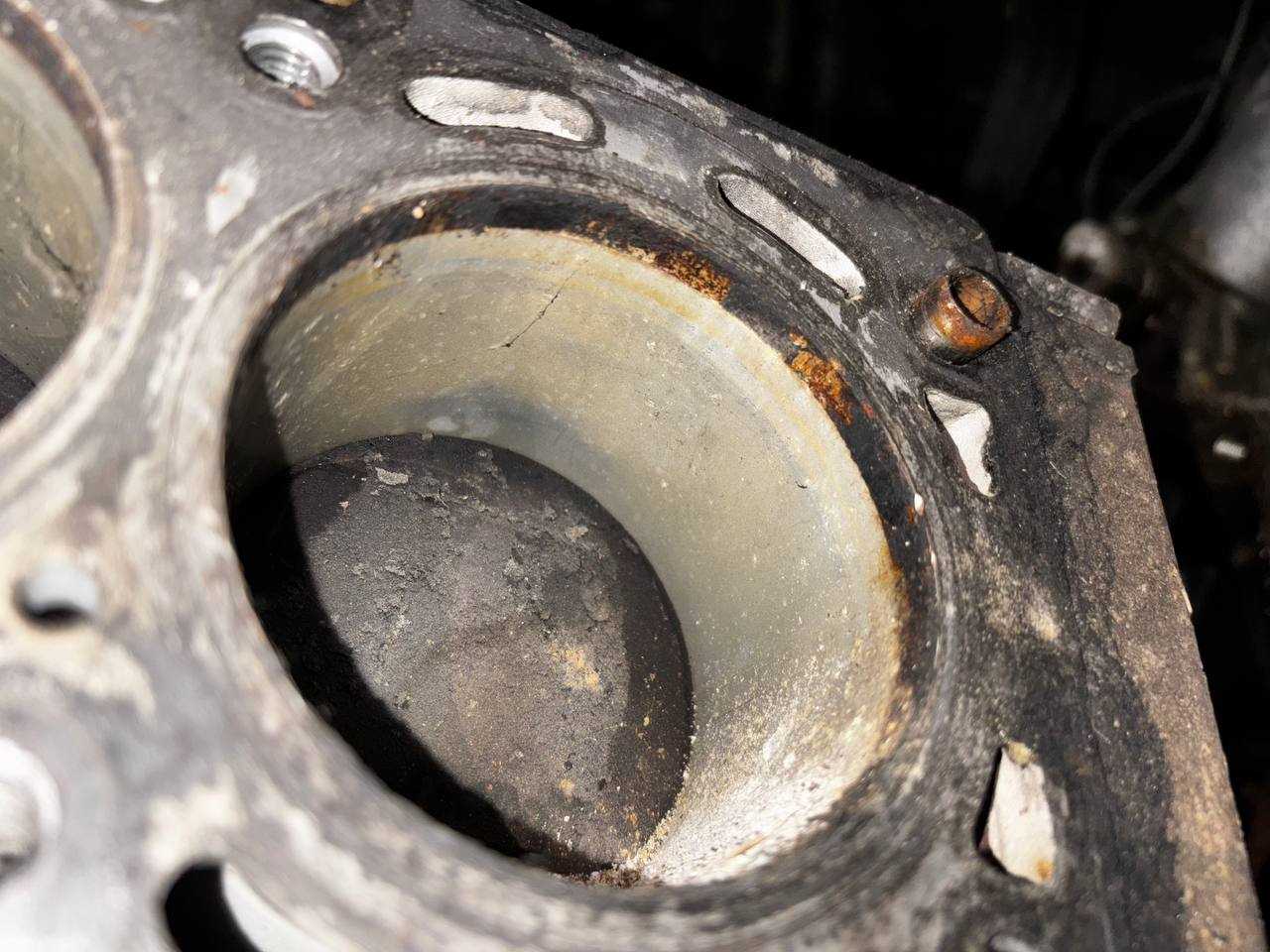 Блок двигателя