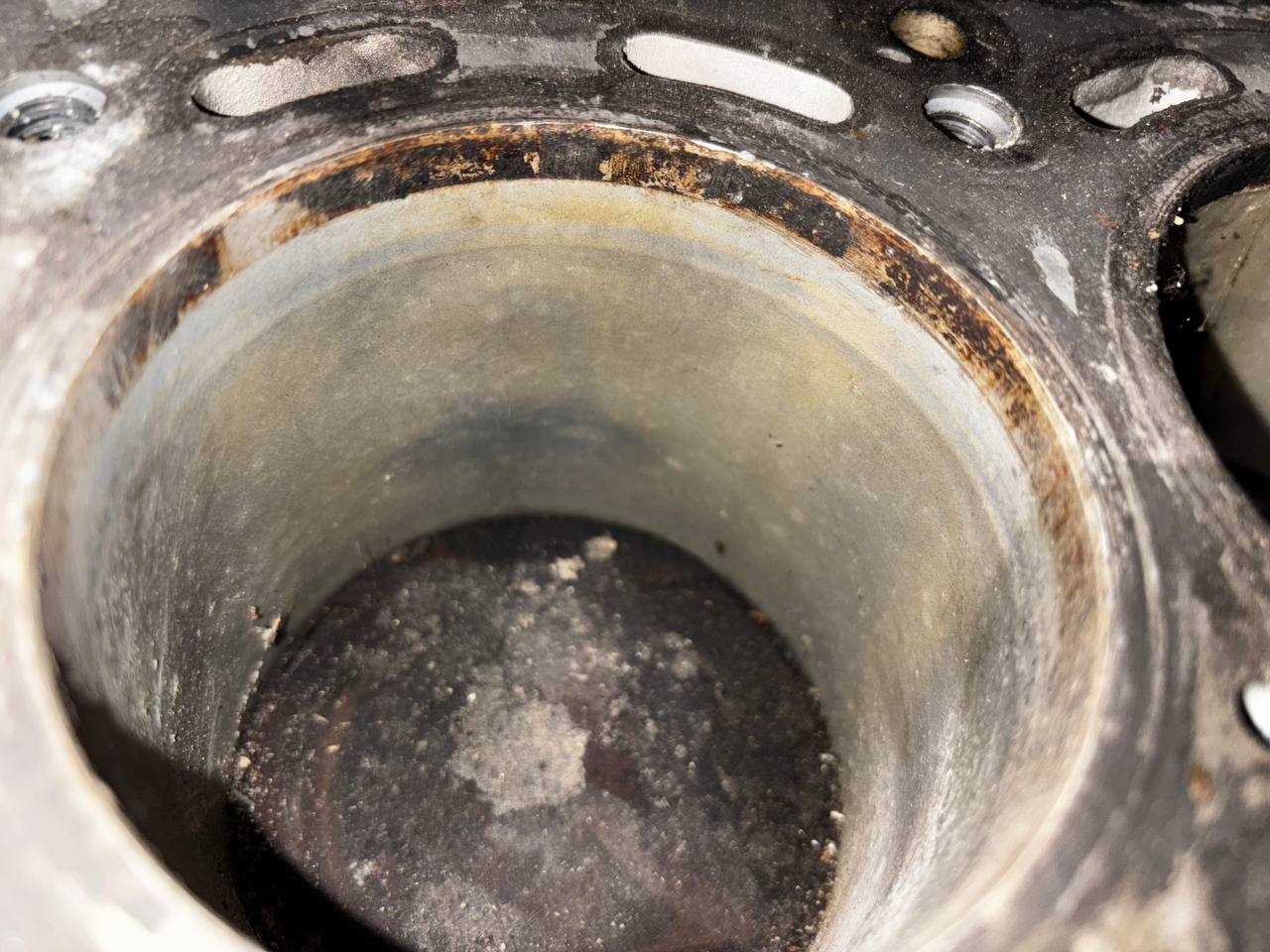 Блок двигателя