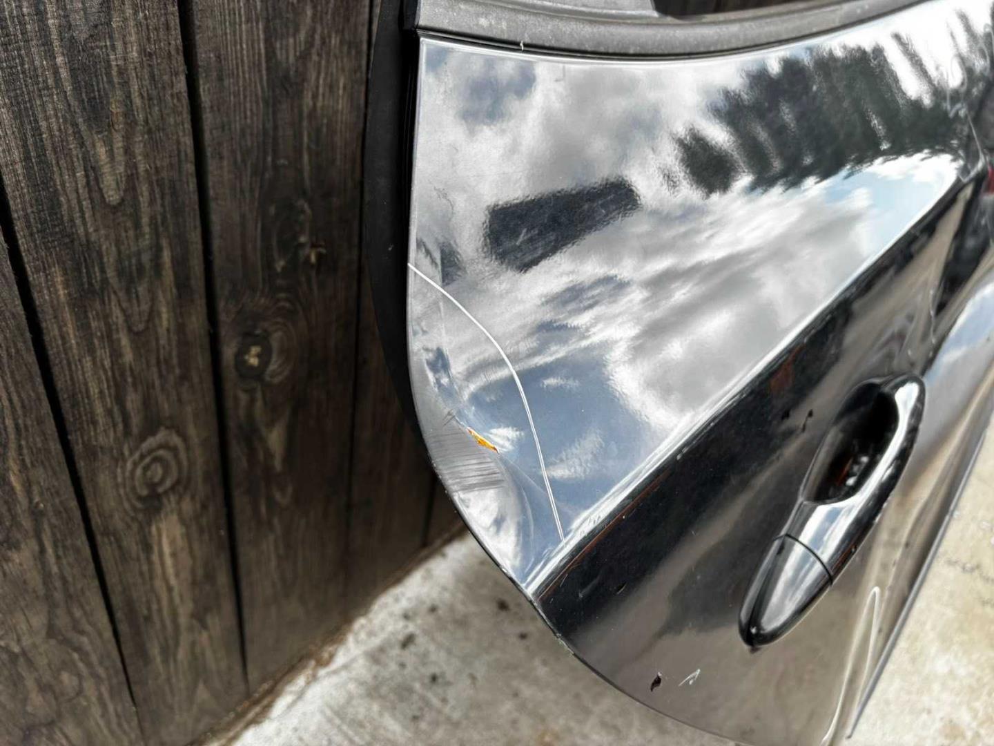 Дверь задняя правая