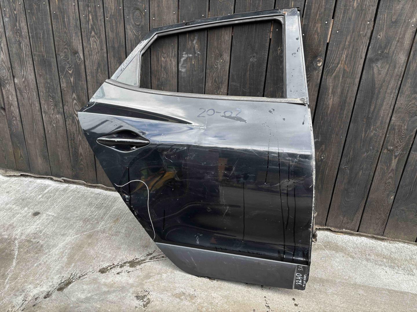 Дверь задняя правая
