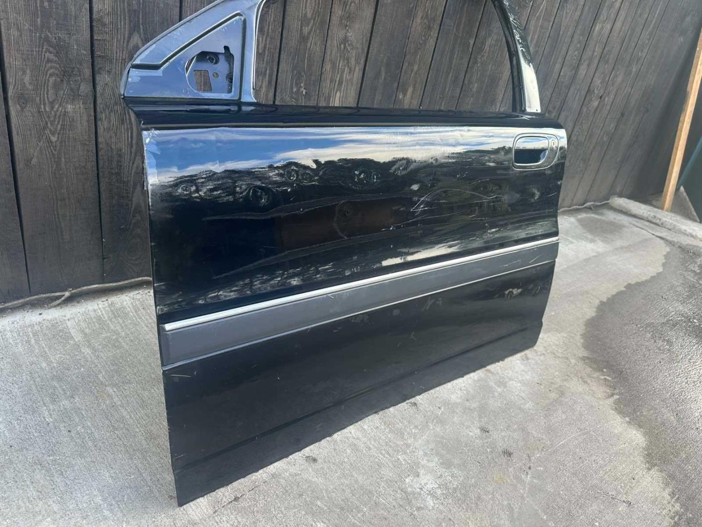 Дверь передняя левая