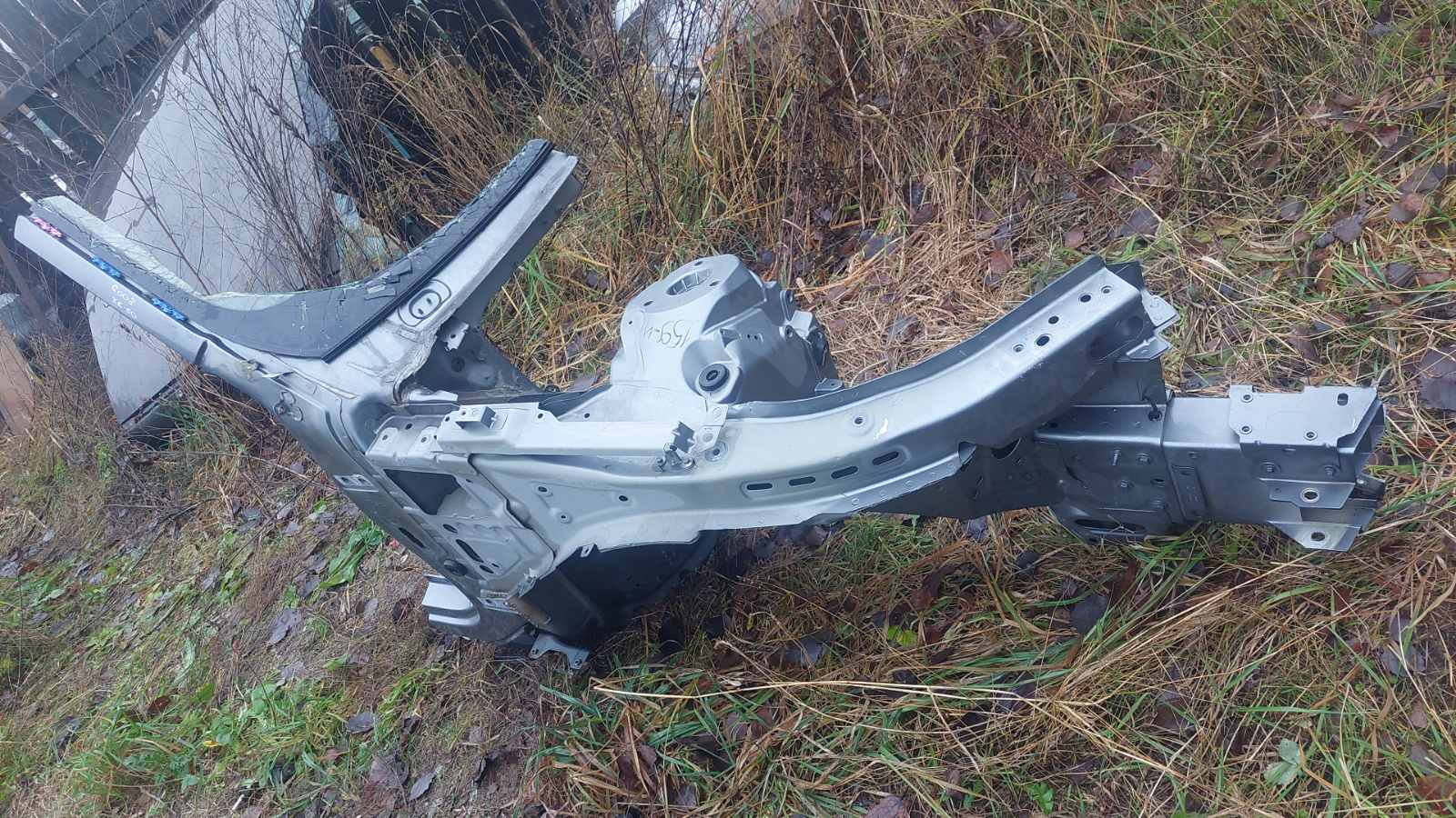 Лонжерон передний правый