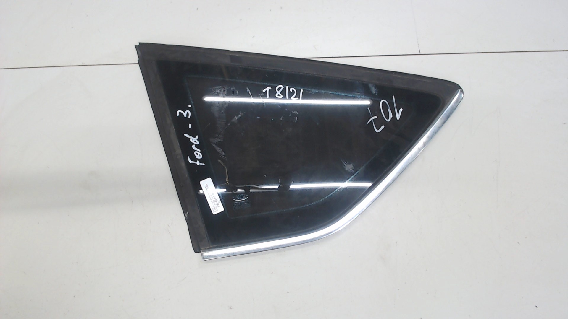 Стекло боковое