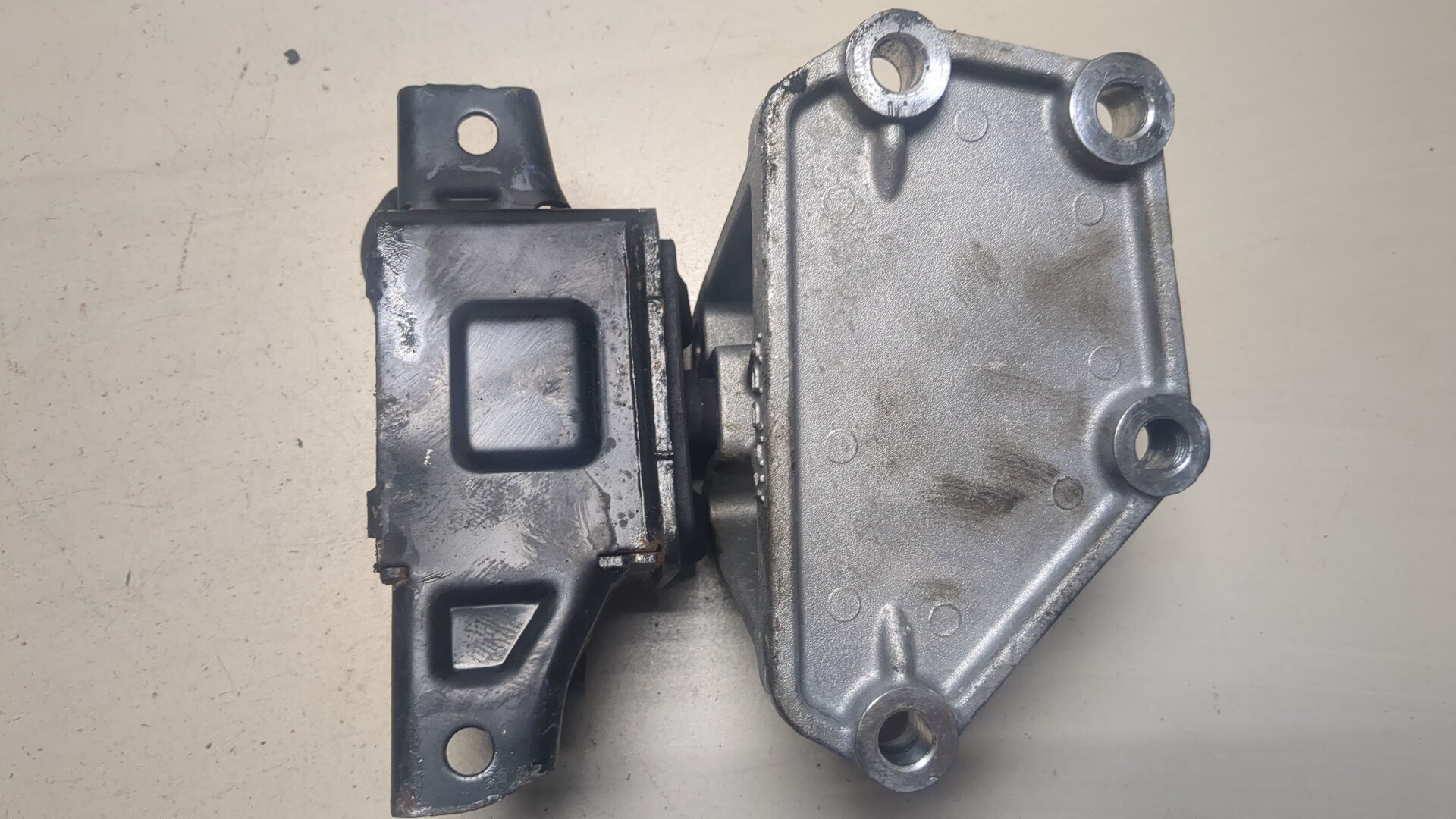 Опора двигателя