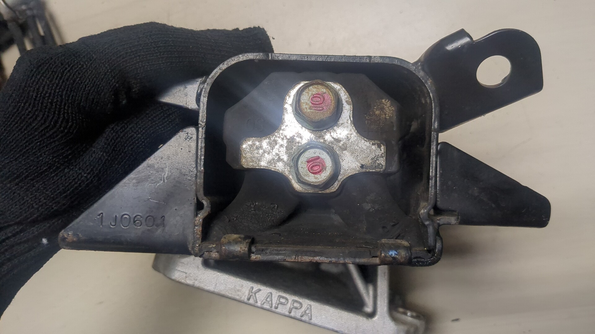 Опора двигателя