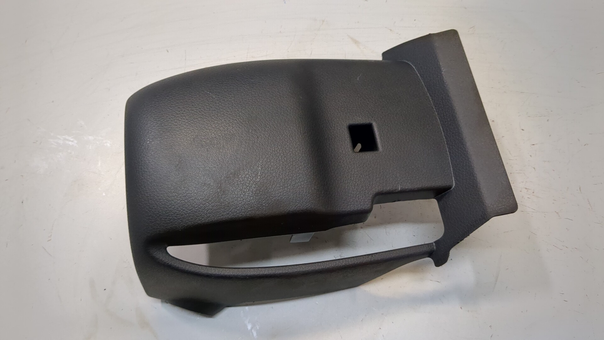 Кожух рулевой колонки