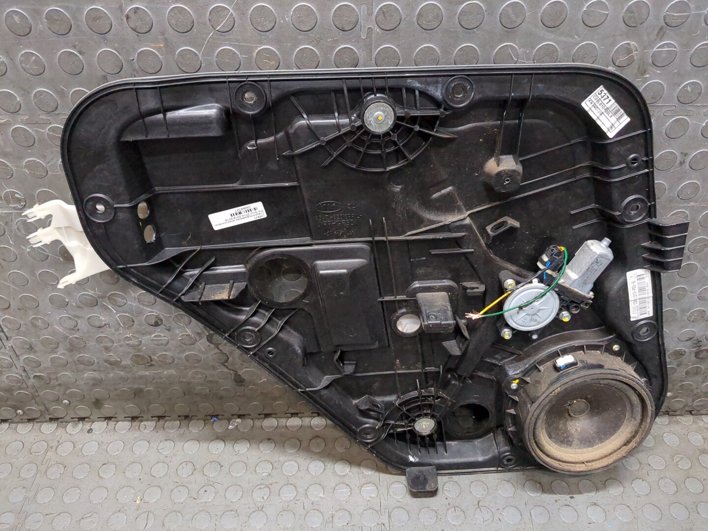 Стеклоподъемник электр. задний левый