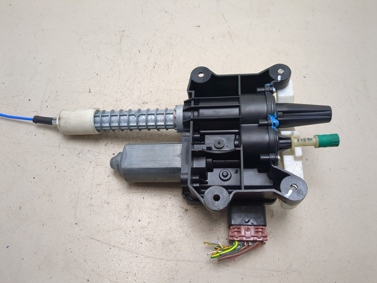 Моторчик стояночного тормоза