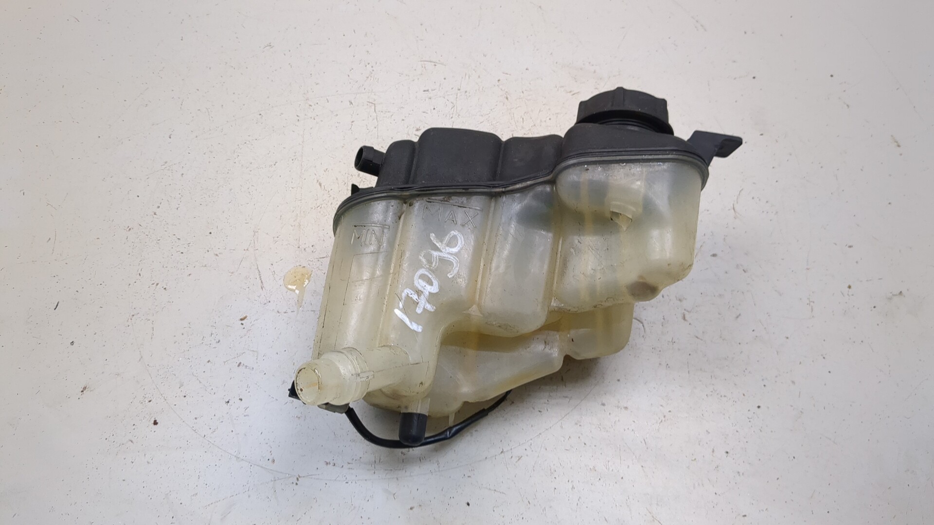 Бачок расширительный