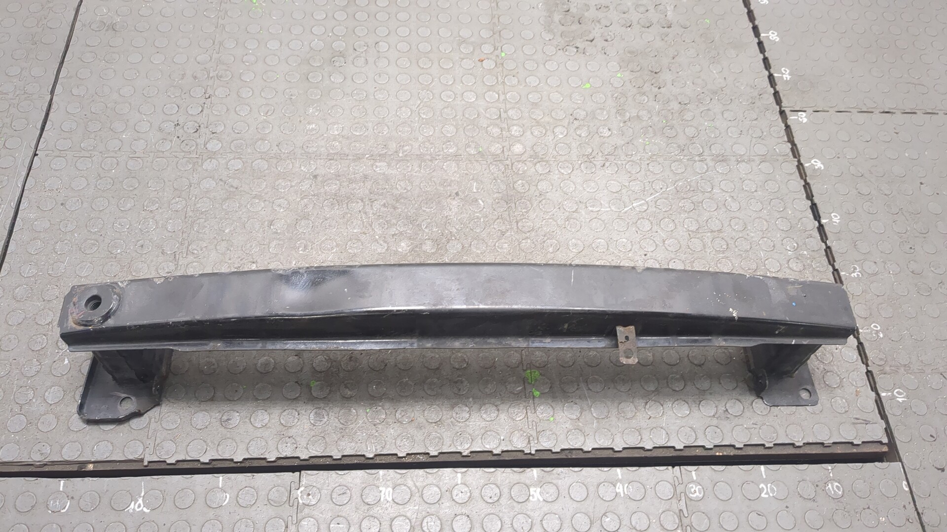 Усилитель заднего бампера