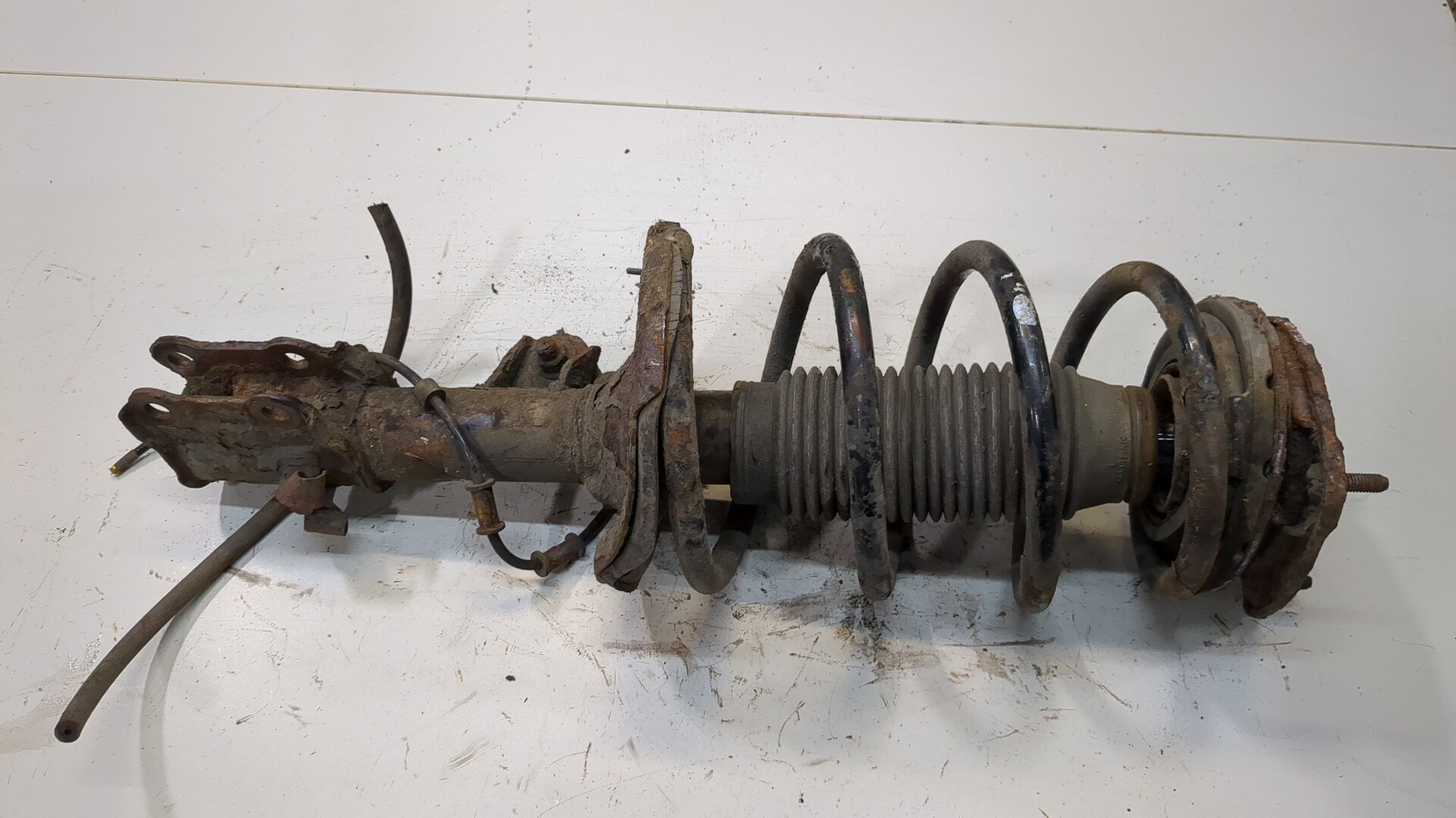 Амортизатор передний правый