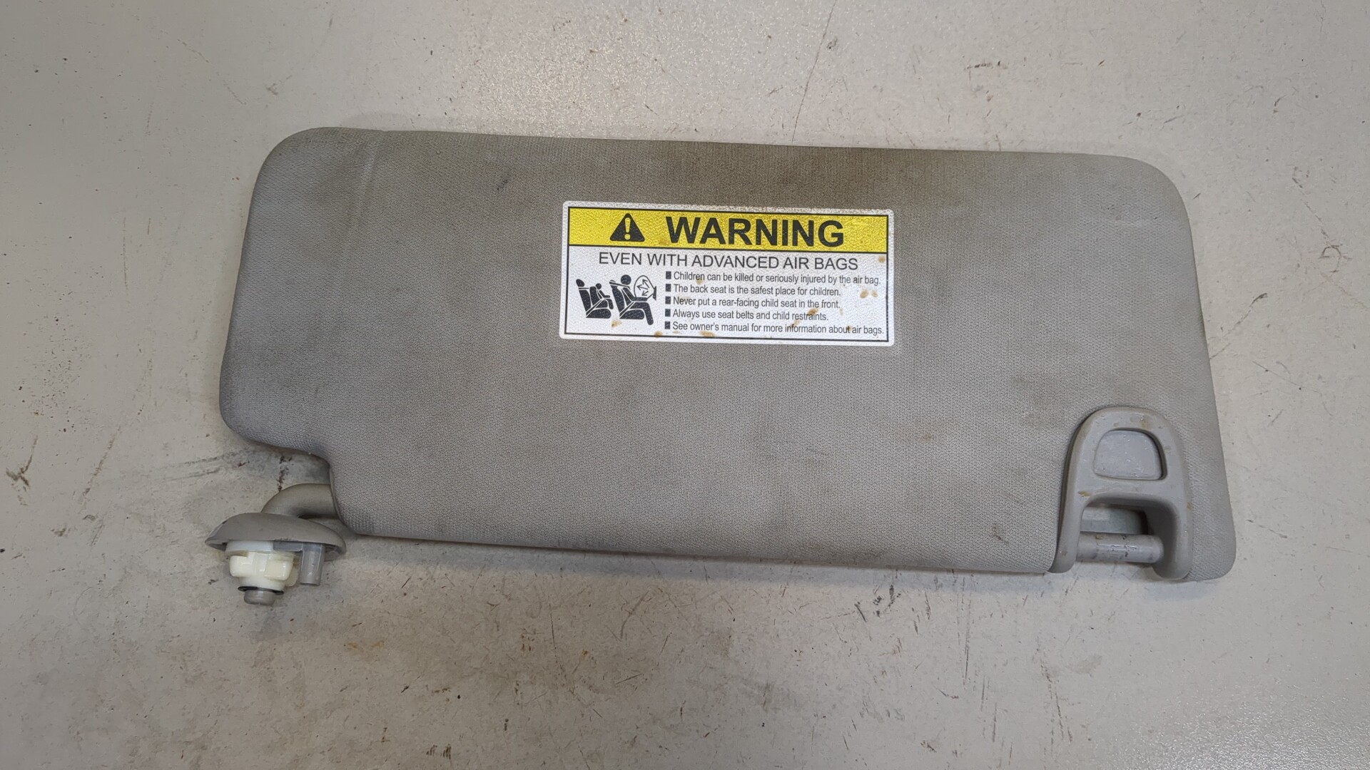 Козырек солнцезащитный