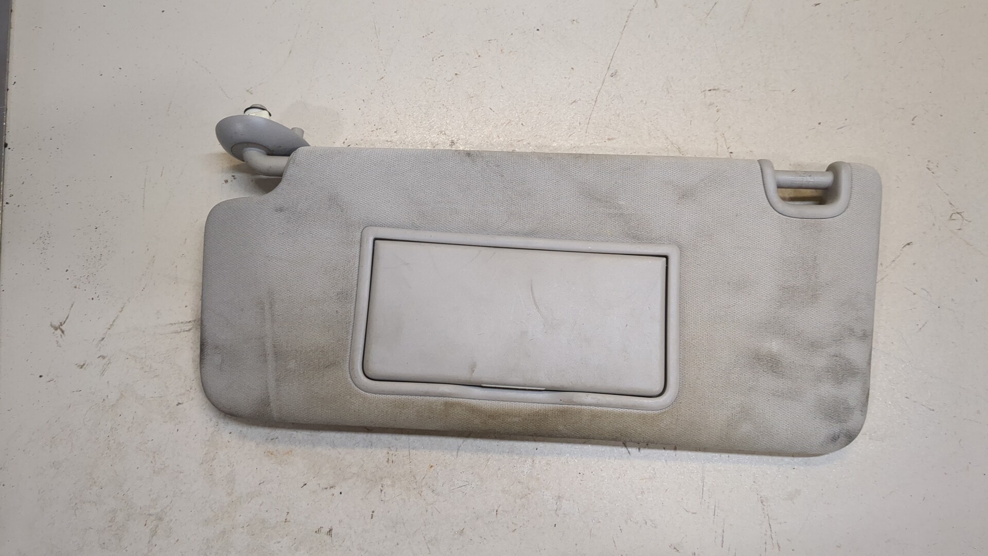 Козырек солнцезащитный