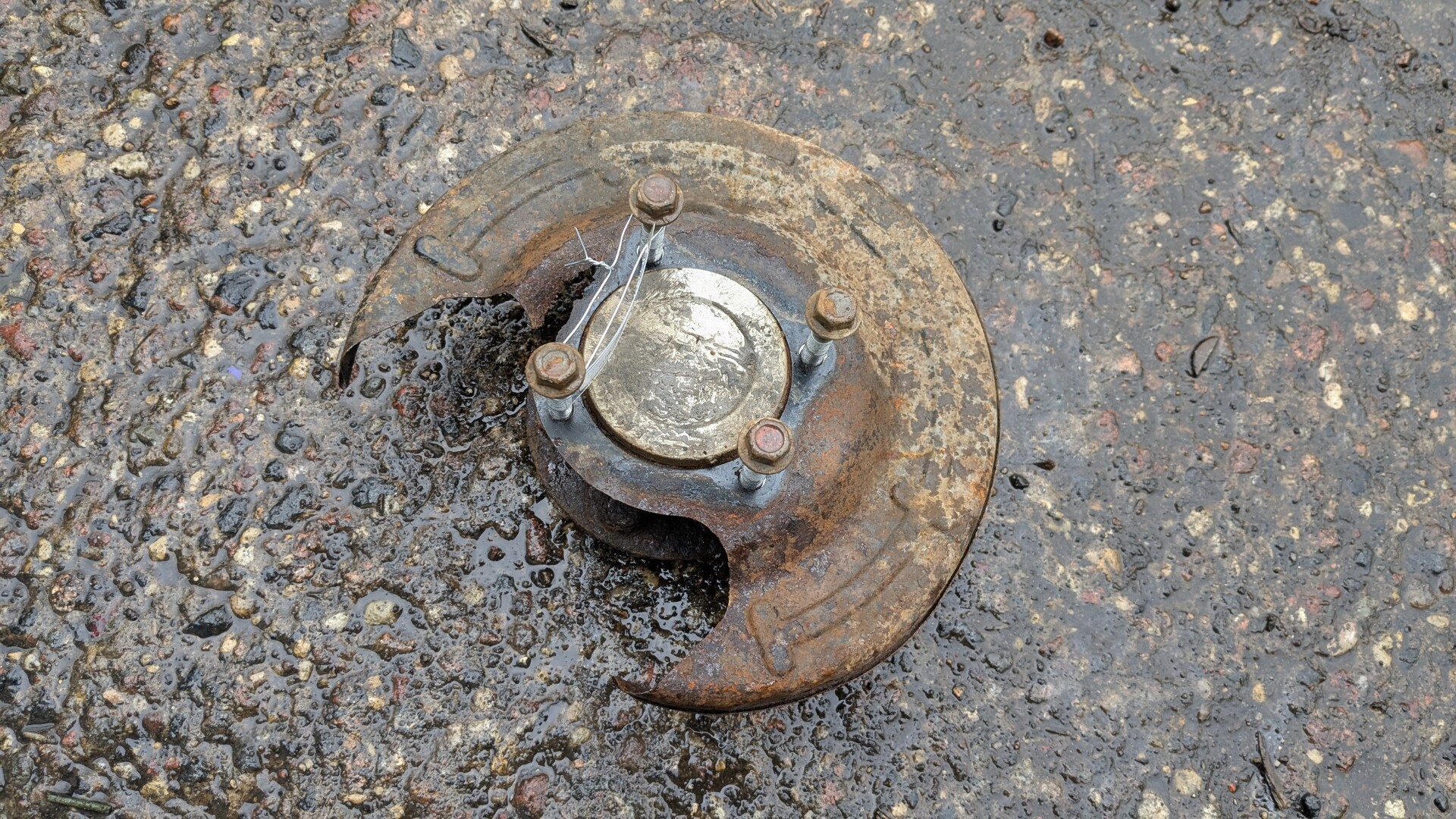 Кулак поворотный задний левый