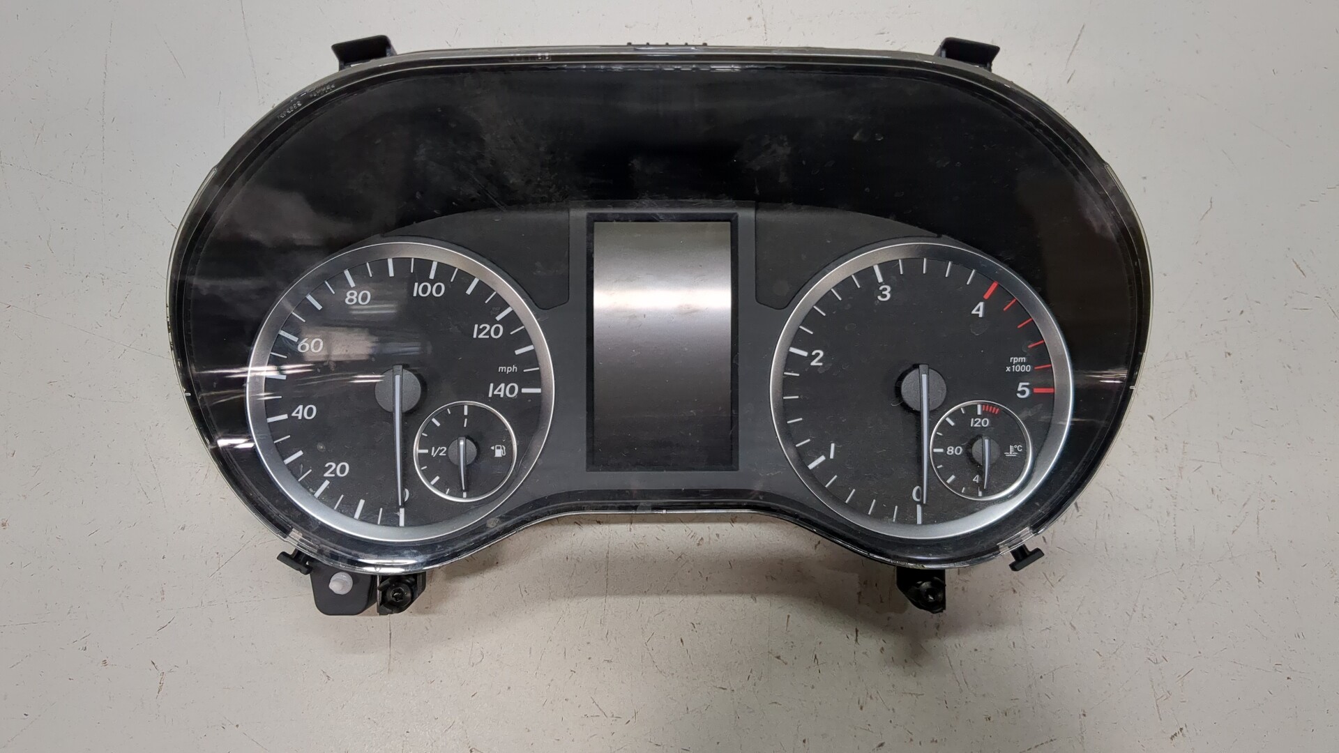 Панель приборов