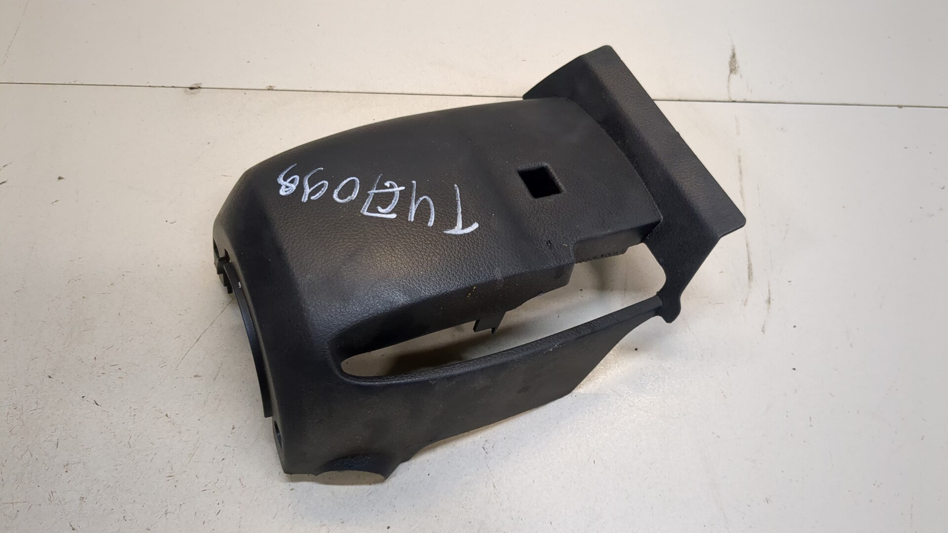 Кожух рулевой колонки