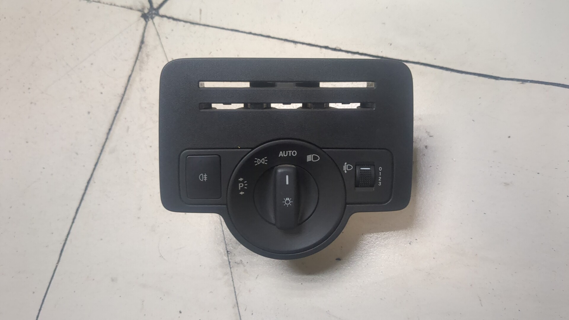 Переключатель света фар